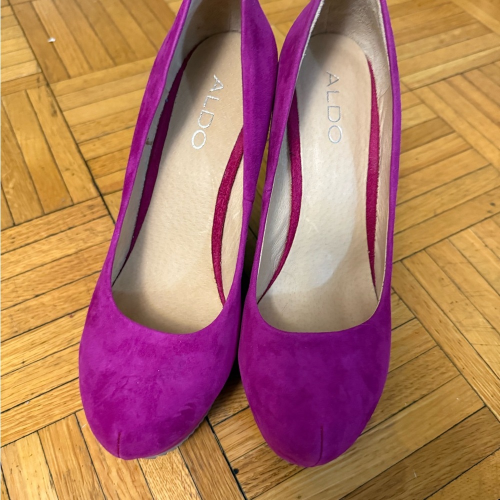 Aldo Fuchsia Suede Heels